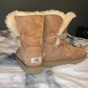 Uggs and BRAND NEW cleaning set